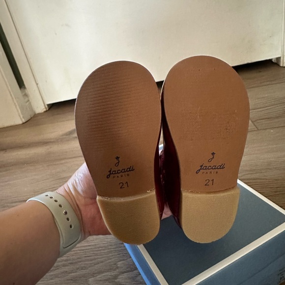 Jacadi Paris Baby Girl Patent Leather T-Bar Shoes, US size 5.5 - Picture 4 of 4